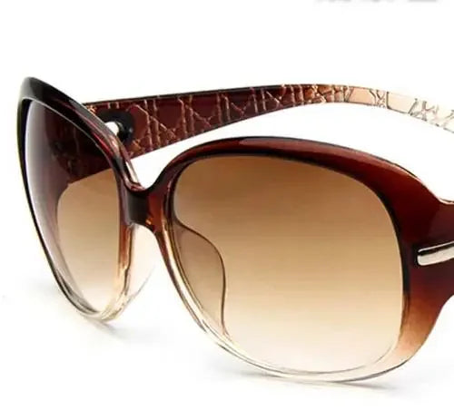 2024 Women's Sunglasses Retro Diamond Butterfly Frame Eyewear Wear Sunscreen Glasses Traveling Ladies Sunglas UV400
