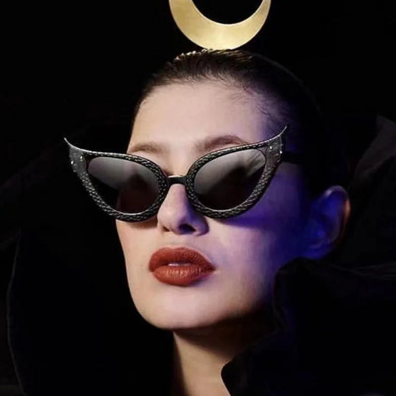 Luxury Band Y2k Sexy Cat Eye Sunglasses Women Men Designer Punk Serpentine Sun Glasses Gradient Shades Uv400 Oculo Eyewear