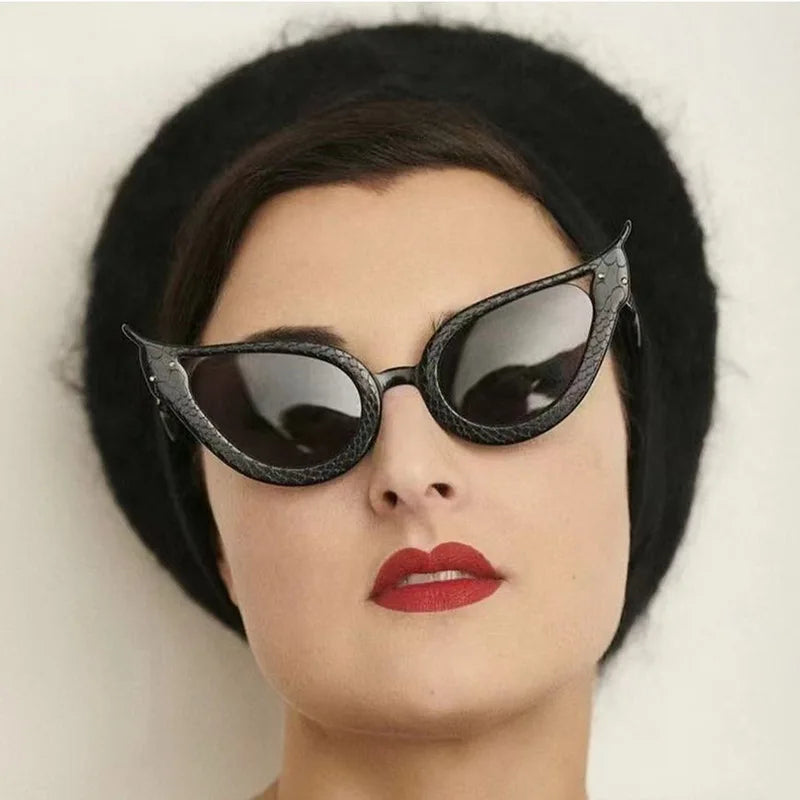 Luxury Band Y2k Sexy Cat Eye Sunglasses Women Men Designer Punk Serpentine Sun Glasses Gradient Shades Uv400 Oculo Eyewear