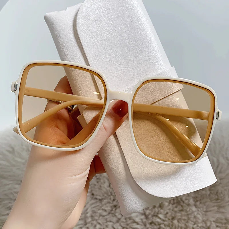 Retro Vintage Square Sunglasses Woman Designer Gradient Sun Glasses Female Clear Lens Black White Oculos De Sol